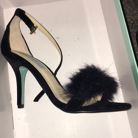 Betsey Johnson Shoes - Betsey Johnson black heel size 6